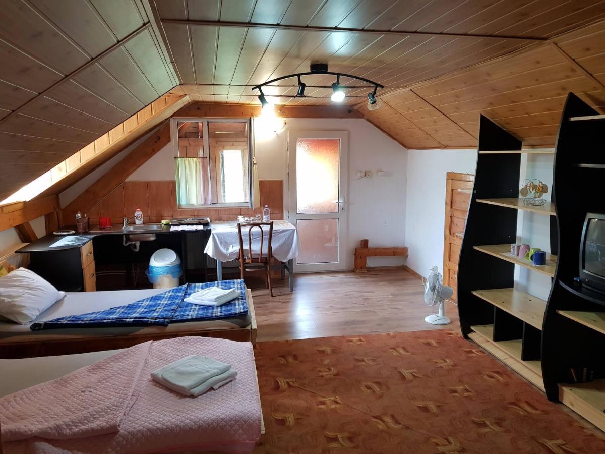 Hompot Accommodation デヴァ エクステリア 写真